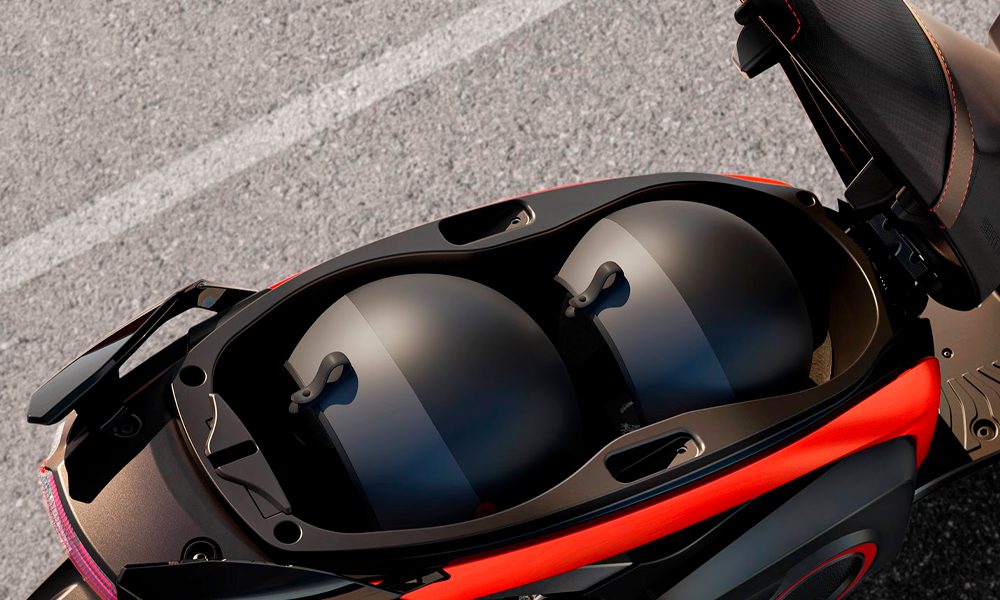 seat mo 125 espacio para cascos