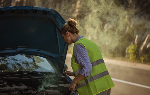 reparaciones de coche bomba de agua